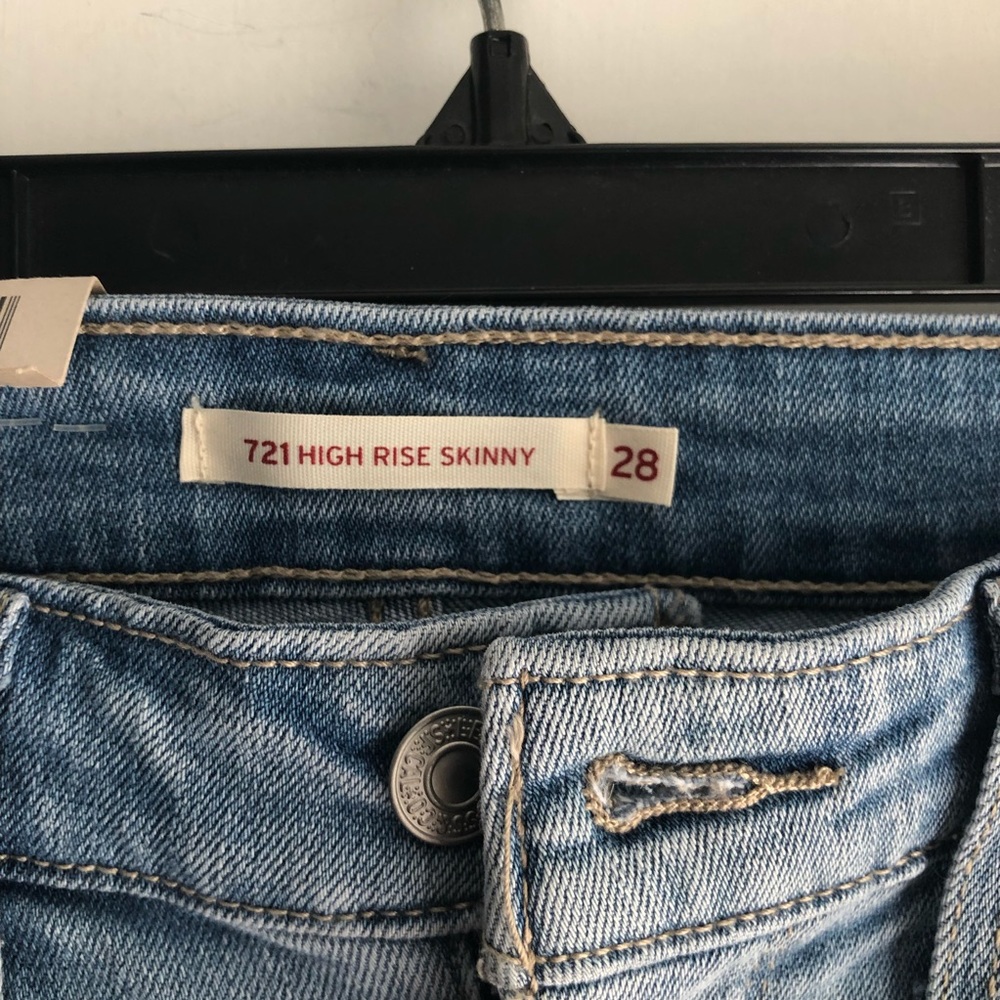 Levi's High Rise Jeans - Picture 5 of 7